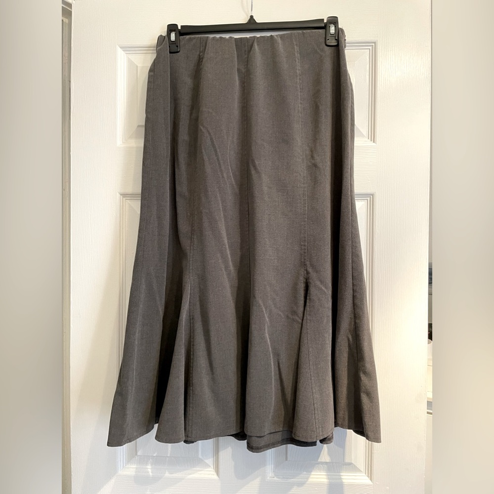 Dress barn gray skirt